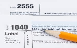 FEIE vs. FTC: Which is Better for U.S. Expats?